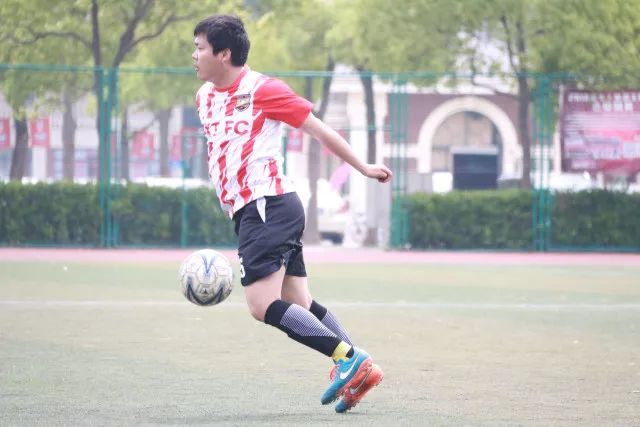 西甲-拉菲尼亚双响德容破门 巴萨5-1马略卡